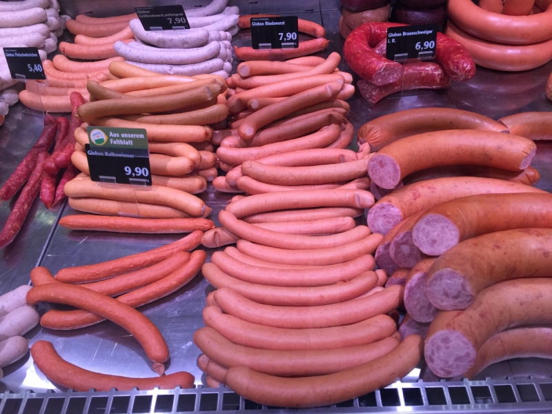 charcuterie-ISOLA-min_sausages_meat_butchery-1069321